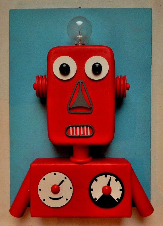 image du robot rouge en papier maché de Guy Pirot pour la boutique en ligne