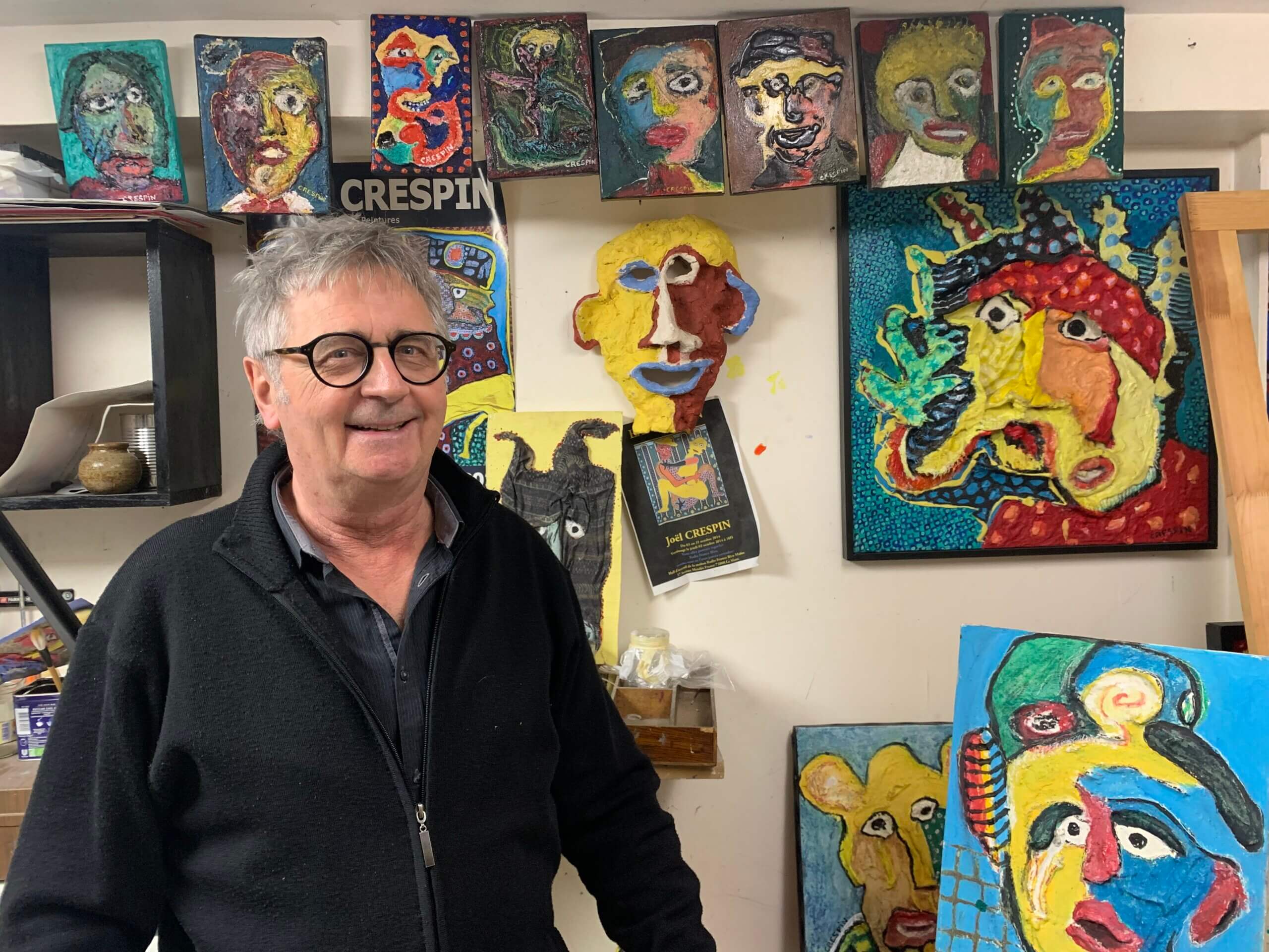 You are currently viewing Ambiance carnavalesque avec le peintre Joël Crespin