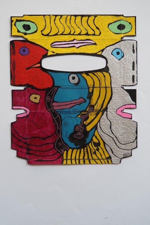 photographie qui représente une oeuvre de Pierre Albasser : Dessin sur emballage Encre, acrylique et Posca Création 2025 Dimensions 35 x 30 cm