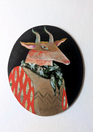 Antilope au foulard vert